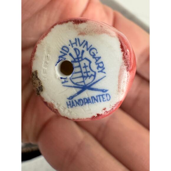 Vintage Hand painted Herend Mini Playful Cat on a Ball of Yarn Hungary - Picture 3 of 3